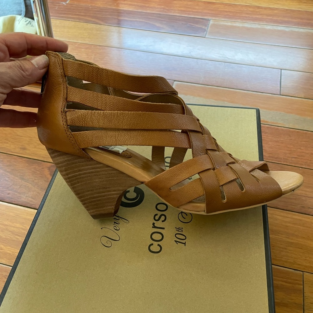 Corso Como Genni Tan summer shoe size 7